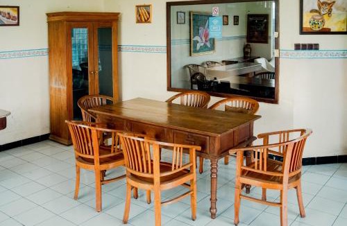 Sinduadi Hotel | My Cafe Hotel near UGM Yogyakarta Mitra RedDoorz