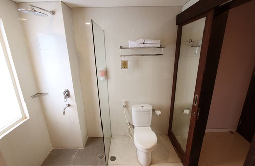 Surabaya Hotel | Namira Syariah Hotel Surabaya