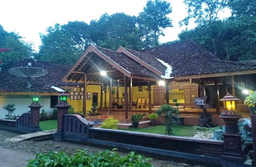 Mangunan Hotel | NARA HOMESTAY SYARIAH