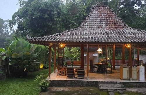 Cangkringan Villa | nDalem Riyartan Villa Kaliurang