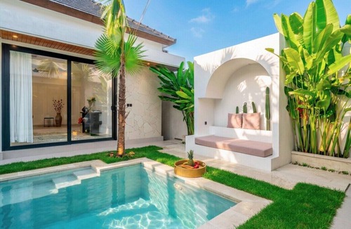Umalas Villa | New Designer 2BR Villa+Huge Pool+Central Location