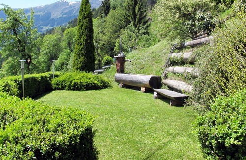 Zellbergeben Apartment | Nice apartment for 5 people with WIFI, TV, patio and parking