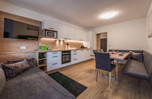 Laimach Apartment | Nice apartment for 8 guests with WIFI, TV, terrace and pets allowed