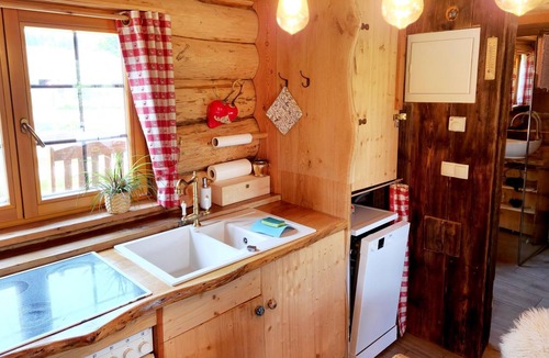 Klagenfurt-Wolfnitz Ski Chalet | Nice chalet in Klagenfurt with hot tub