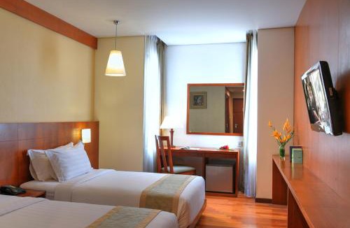 Semarang Hotel | Oak Tree Emerald Hotel & Coventions Semarang