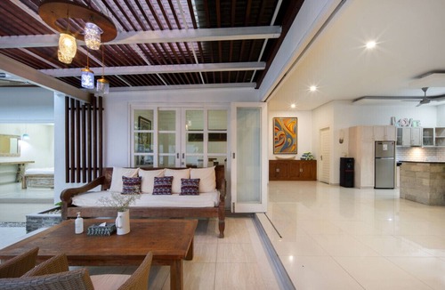 Berawa Villa | Orivista Luxe 3BR Private Pool Villa, 2 min to beach