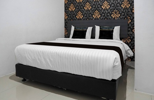 Padang Hotel | OYO 1185 Sachila Residence Syariah