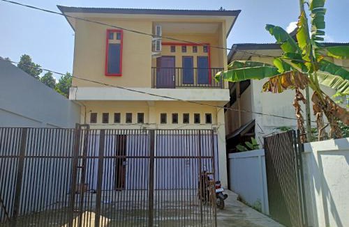 Waena Hotel | OYO 93073 Penginapan 69