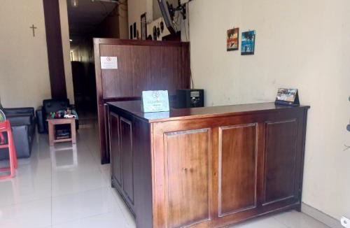 Waena Hotel | OYO 93073 Penginapan 69
