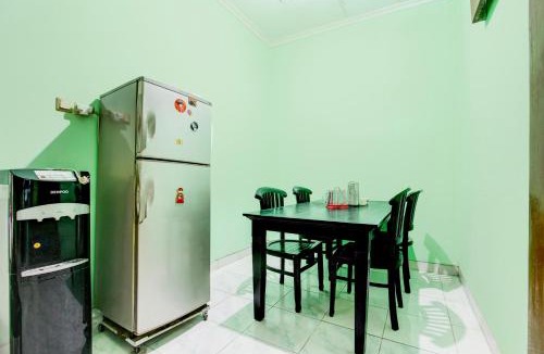 Depok Hotel | OYO 93839 Aquenda Homestay Syariah