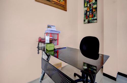 Surabaya Hotel | OYO 94899 Homestay Syariah Near UPN