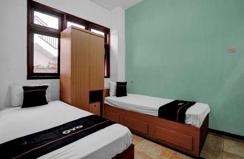 Malang Hotel | OYO 95035 Harmony Guest House Syariah Sawojajar