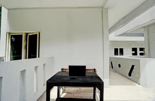 Siwalankerto Hotel | OYO 95041 Griya Indah Homestay