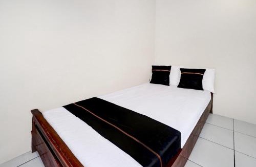 Siwalankerto Hotel | OYO 95041 Griya Indah Homestay