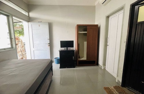 Makassar Hotel | OYO 95134 Guest House Bonto Sunggu