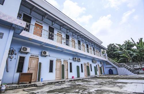 Palembang Hotel | OYO Life 90433 Serasi Kost