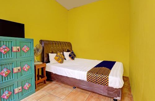 Ciamis Hotel | OYO Life 91478 Wisma Aura Syariah