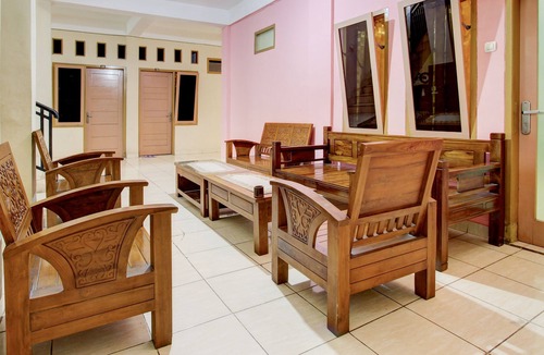 Solo City Centre Hotel | OYO Life 93662 Kost Pak Budi