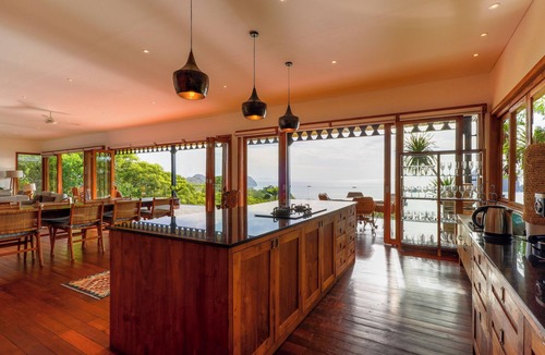 Labuan Bajo Villa | Paradise Garage Komodo Villa