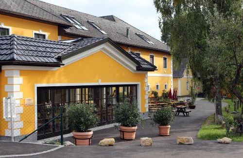 Neuhofen an der Ybbs House | Perbersdorfer Heuriger
