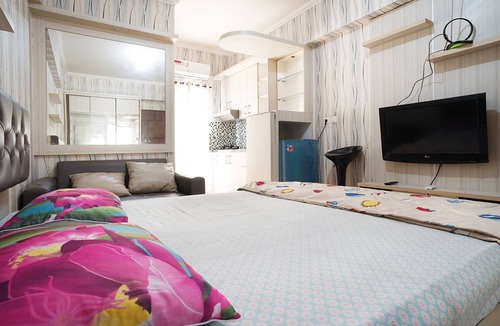 Pekayon Jaya Hotel | Planet Room Kemang View