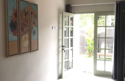 Gatot Subroto House | Private 3 Bedroom House with Full Kitchen and Living Room