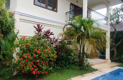 Banjar Semer House | Private 3-bedroom house with tropical garden and pool