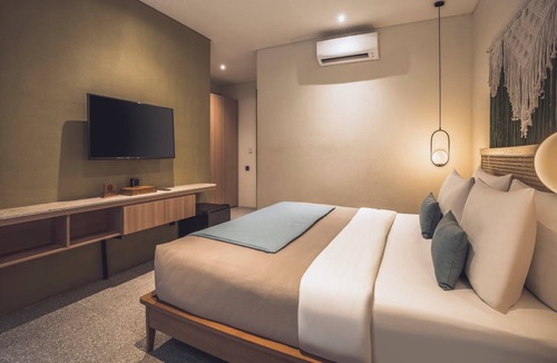 Batu Bolong Resort | Private Plunge Pool 1BR Suite Near Canggu Beach