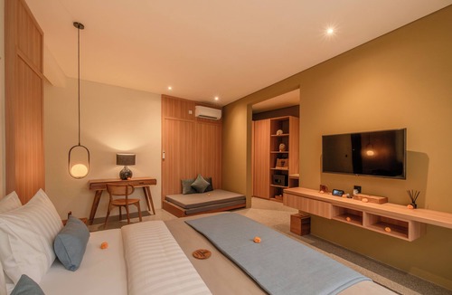 Batu Bolong Resort | Private Plunge Pool 1BR Suite Near Canggu Beach