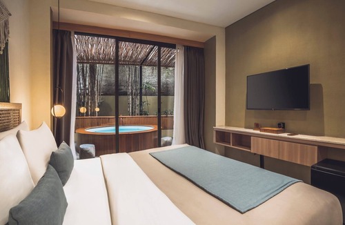 Batu Bolong Resort | Private Plunge Pool 1BR Suite Near Canggu Beach