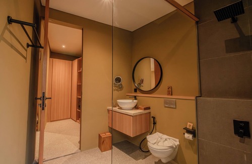 Batu Bolong Resort | Private Plunge Pool 1BR Suite Near Canggu Beach