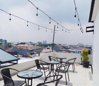 Jelambar House | Puri Maju Hotel