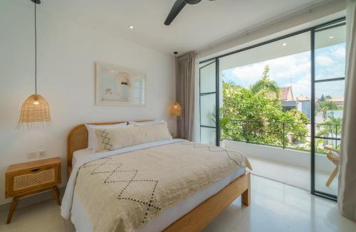 Berawa Villa | Puri Senang - Modern Pool Villa, 6 Mins to Berawa Beach & Finns
