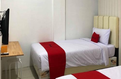 Medan Hotel | RedDoorz @ Aksara Medan