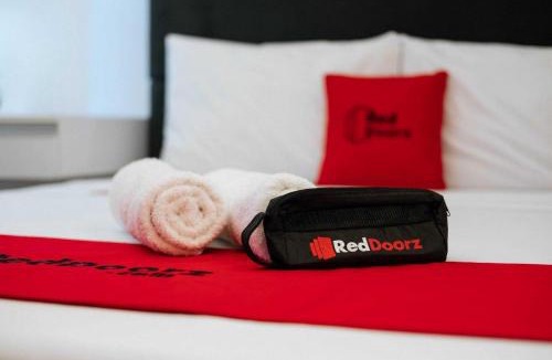 Medan Hotel | RedDoorz @ Aksara Medan