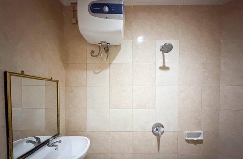 Kupang Hotel | RedDoorz at Hotel Charvita Kupang