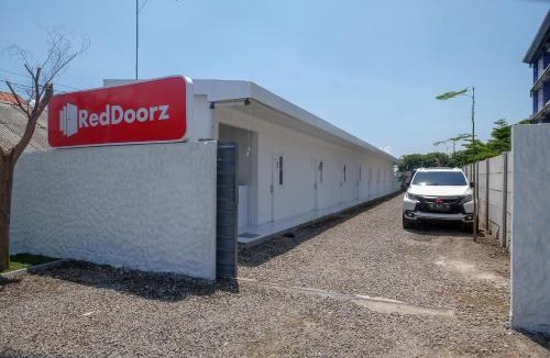 Surakarta Hotel | RedDoorz at Paduka Hotel Kartasura
