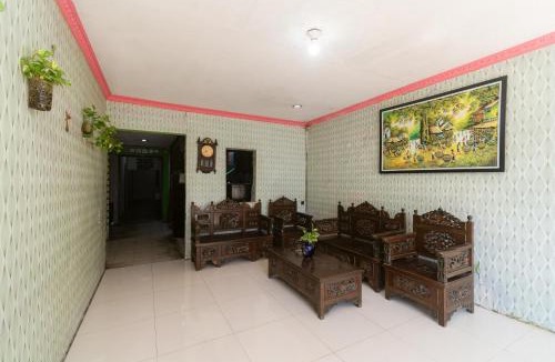 Sidoarjo Hotel | RedDoorz at Wisma Thamrin Suncity Mall Sidoarjo