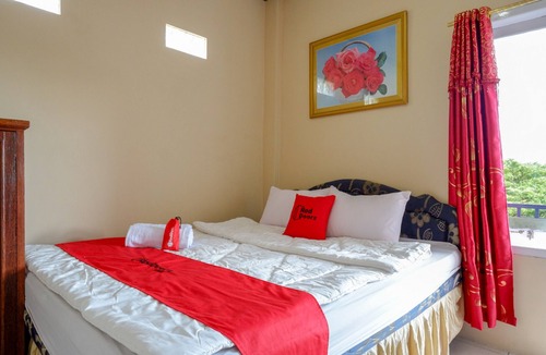 Majene Hotel | RedDoorz @ Hotel Aulia Majene