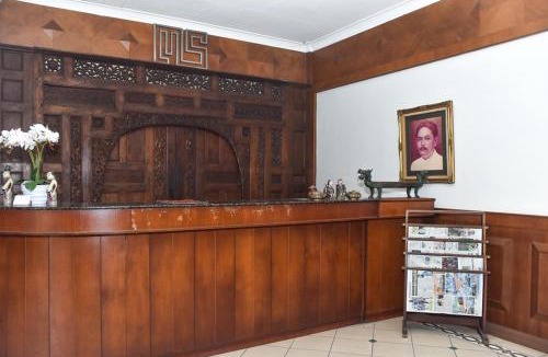 Klojen Hotel | RedDoorz near Kampung Warna Warni