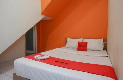 Semarang Hotel | RedDoorz near Majapahit Semarang 2