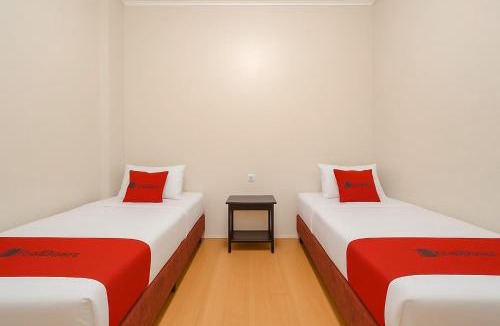 Bandung Hotel | RedDoorz near Metro Bandung