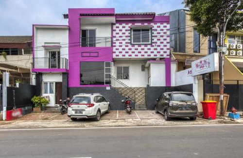 Kemanggisan House | RedDoorz near Tomang 2