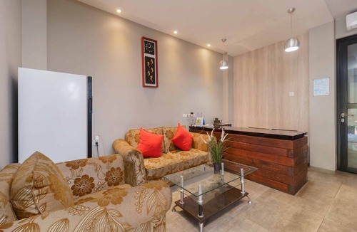 Gandaria-selatan Hotel | RedDoorz Plus near Radio Dalam 3