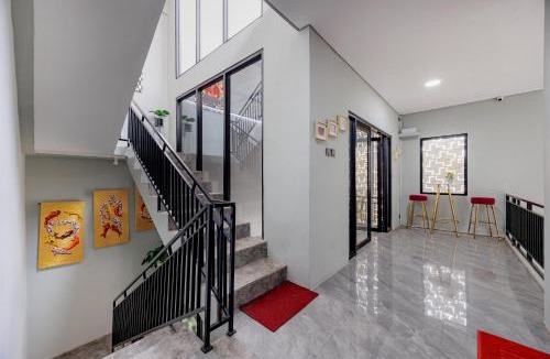 Cileungsi Hotel | RedDoorz Plus Syariah at Limus Nunggal