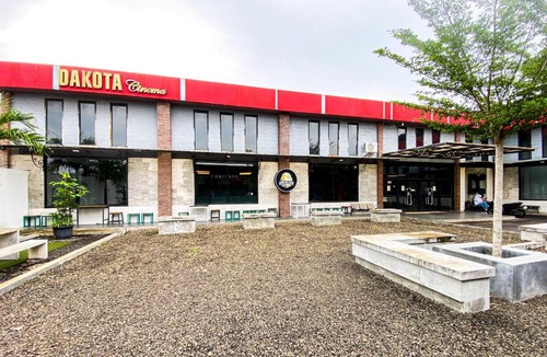 Kebasen Hotel | RedDoorz Sena Home near Stasiun Kroya Cilacap