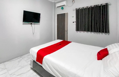 Kebasen Hotel | RedDoorz Sena Home near Stasiun Kroya Cilacap