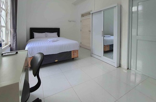 Sleman Hotel | RedDoorz Syariah at Jalan Godean