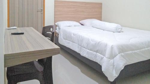 Mamuju Hotel | RedDoorz Syariah at Karema Area Mamuju