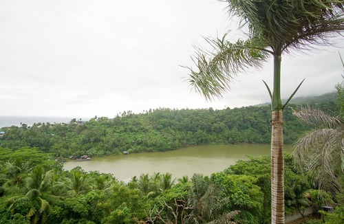 Pulau Maitara House | RedDoorz Syariah near Ngade Lake